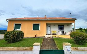 Casa Da Avo Judite Com Vista Para O Castelo De Obidos